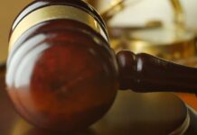 "El tribunal considera que la SEC alega adecuadamente que Coinbase, a través de su programa de apuestas, participó en la oferta y venta no registrada de valores", señala en la sentencia Katherine Polk Failla, juez del distrito sur de Nueva York.
