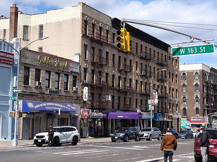 UBICACION DEL CCDD 1 La amplia y elegante sede del Centro Cultural Deportivo Dominicano de Nueva York se encuentra convenientemente ubicada en la Ave. Amsterdam con la calle 163 en Washington Heights y es de fácil acceso en el transporte público.