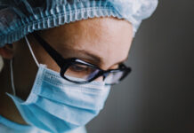 Memorial Sloan Kettering se especializa en más de 400 tipos de cáncer. Se pueden contactar al teléfono: 855-749-0537 y por internet a https://www.mskcc.org/es/cuidadosenmsk