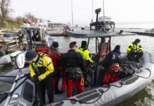 búsqueda de cuerpos en el desplome del puente