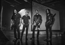 grupo Metallica Robert Trujillo (i) junto a sus compañeros de banda