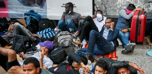 Esta restricción de visados apunta a la práctica predatoria de las empresas de transporte que sacan provecho de los migrantes vulnerables.