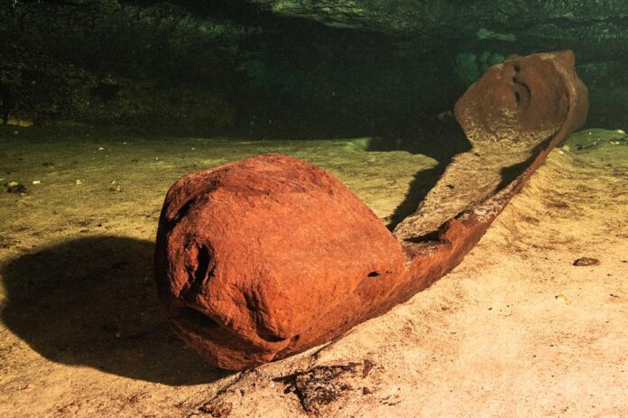 museo Mexico Efe Una canoa prehispánica hallada en una cueva inundada en la comunidad de San Andrés, en la ciudad de Mérida en Yucatán, México.
