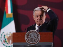 México acusa de incumplimiento a empresa de EE.UU. que demandó a la nueva aerolínea Mexicana El mandatario desestimó la denuncia de la compañía, que pide cerca de 840 millones de dólares a las Fuerzas Armadas de México por costos, daños y perjuicios porque, según afirma, la Secretaría de la Defensa Nacional (Sedena) no cumplió con el pago para alquilar las aeronaves.