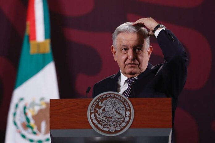 El mandatario desestimó la denuncia de la compañía, que pide cerca de 840 millones de dólares a las Fuerzas Armadas de México por costos, daños y perjuicios porque, según afirma, la Secretaría de la Defensa Nacional (Sedena) no cumplió con el pago para alquilar las aeronaves.