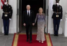 Biden y su esposa