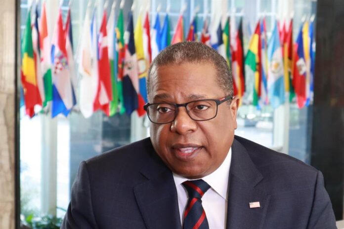 Nichols ha abogado durante un acto en Casa de América por la celebración en Venezuela de elecciones 