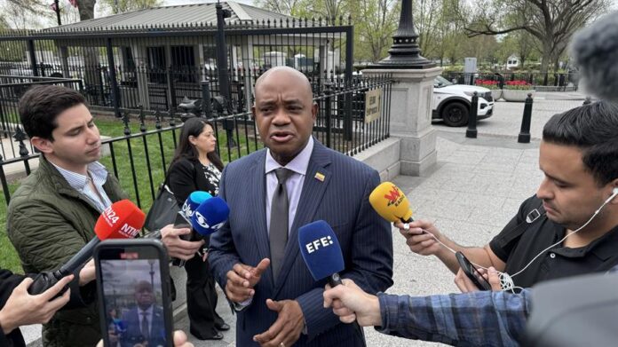 El canciller encargado de Colombia, Luis Gilberto Murillo