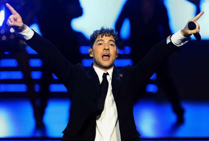El cantante español David Bisbal actúa durante la undécima edición de los Premios Platino Xcaret 2024