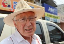 El embajador de Estados Unidos en México, Ken Salazar,