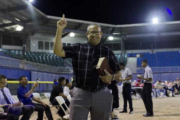 El pastor Julio Ramos, exreguetonero conocido artísticamente como Julio Voltio