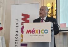 El secretario (ministro) mexicano de Turismo, Miguel Torruco, durante la presentación de la denominada 'Operación Toca Puertas',