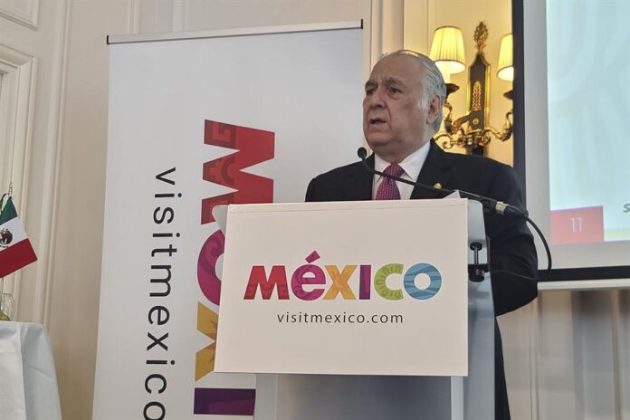 El secretario (ministro) mexicano de Turismo, Miguel Torruco, durante la presentación de la denominada 'Operación Toca Puertas',