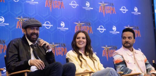 Juan Luis Guerra, la mexicana Joy Huerta, del dúo Jesse & Joy, y el cantante puertorriqueño Luis Fonsi.