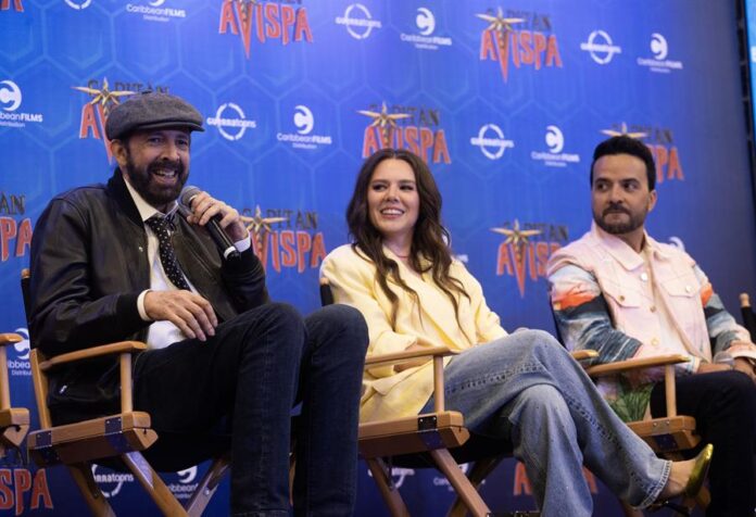 Juan Luis Guerra, la mexicana Joy Huerta, del dúo Jesse & Joy, y el cantante puertorriqueño Luis Fonsi.