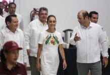 Claudia Sheinbaum promete apoyo a empresarios para desarrollar el sureste de México La candidata presidencial del oficialismo mexicano, Claudia Sheinbaum (2)