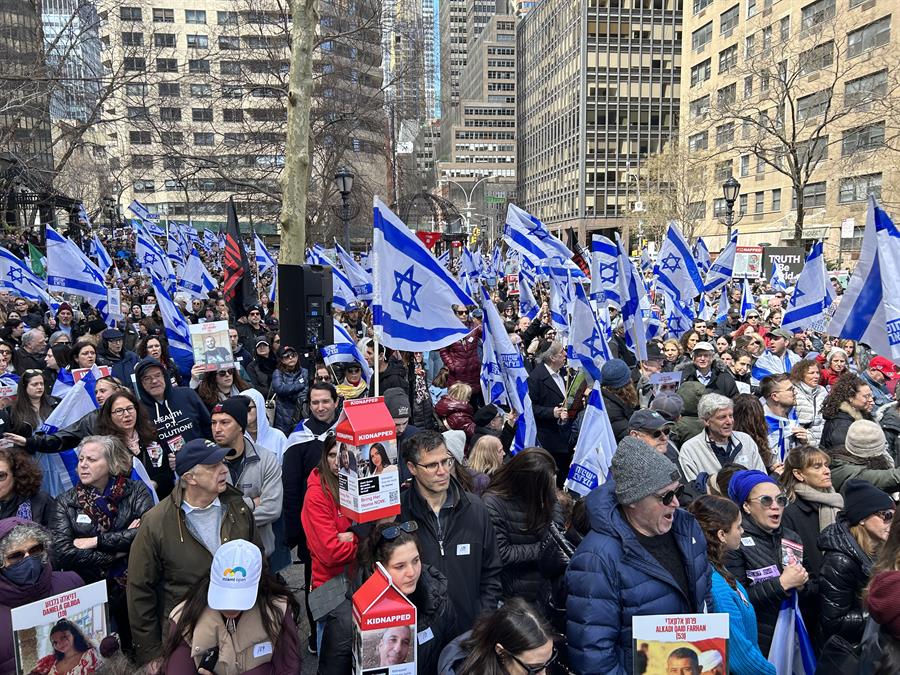 Manifestantes proisrael&iacute;es participan en una concentraci&oacute;n este domingo en Nueva York (1)