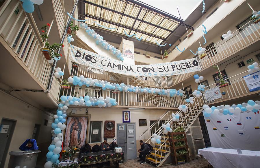 Migrantes de origen centroamericano permanecen en la Casa del Migrante (2)