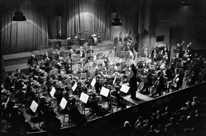 En un comunicado, la orquesta afirmó que 