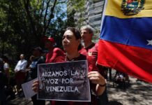 Personas de origen venezolano radicadas en México protestan este sábado, para exigir elecciones justas (3)