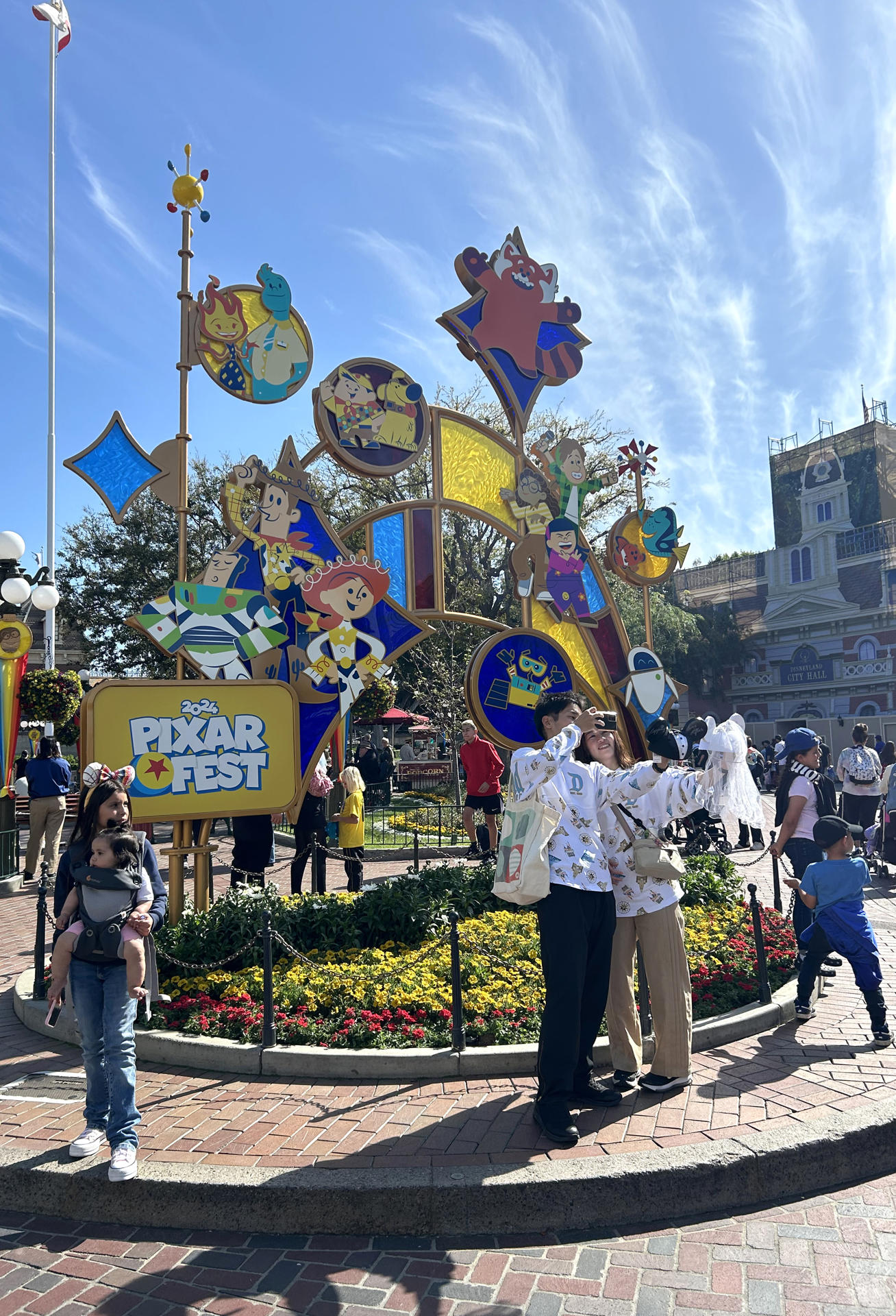 Woody, Buzz Lightyear, Mike Wazowski y Sulley se adueñan de Disneyland en el Pixar Fest