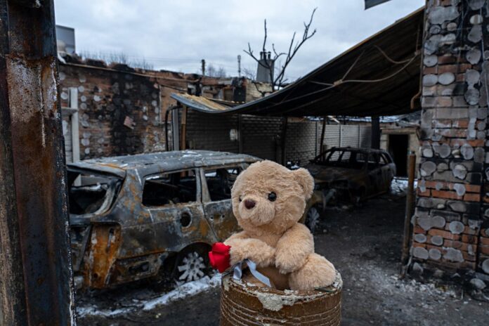 InternacionalCategorias.-UNICEF advierte de que el número de menores muertos por ataques en Ucrania ha aumentado casi un 40% en 2024 Una casa destrozada tras un bombardeo en Járkov, Ucrania