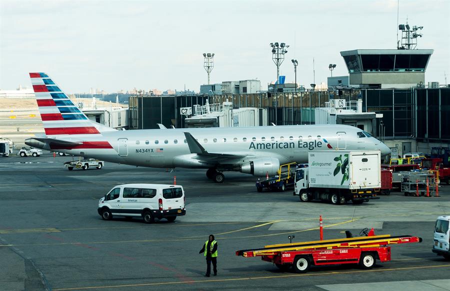 aeropuerto-de-LaGuardia-en-Nueva-York En esta zona sigue la alerta por la posibilidad de más réplicas, como la que se dio una hora después en Bedminster, Nueva Jersey, con una magnitud de 2,0.