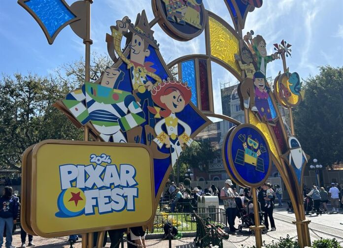 arque de Disney California Adventure Park ubicado en Anaheim, California arque de Disney California Adventure Park ubicado en Anaheim, California