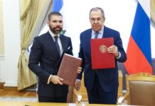 asesor presidencial y representante especial del presidente para los asuntos con Rusia, Laureano Ortega (i), y el canciller de Rusia, Serguey Lavrov
