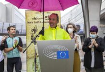 Español con ELA reta en bicicleta el Valle de la Muerte para hacer visible su enfermedad