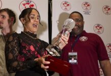 Amanda Serrano "contenta" por recibir el premio 'Pugilista Femenina del Año' de la FIB Amanda Serrano