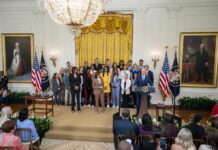 Biden recibe en la Casa Blanca a Las Vegas Aces (1)