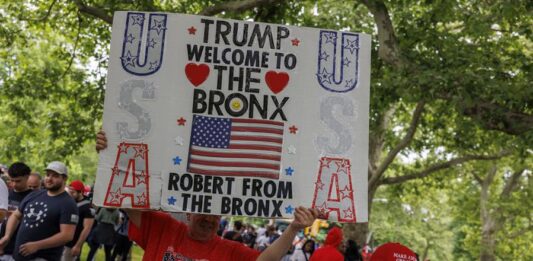 El mitin del expresidente republicano Donald Trump que se celebrará esta tarde en Crotona Park (3)