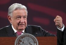 El presidente de México Andrés Manuel López Obrador, (2)
