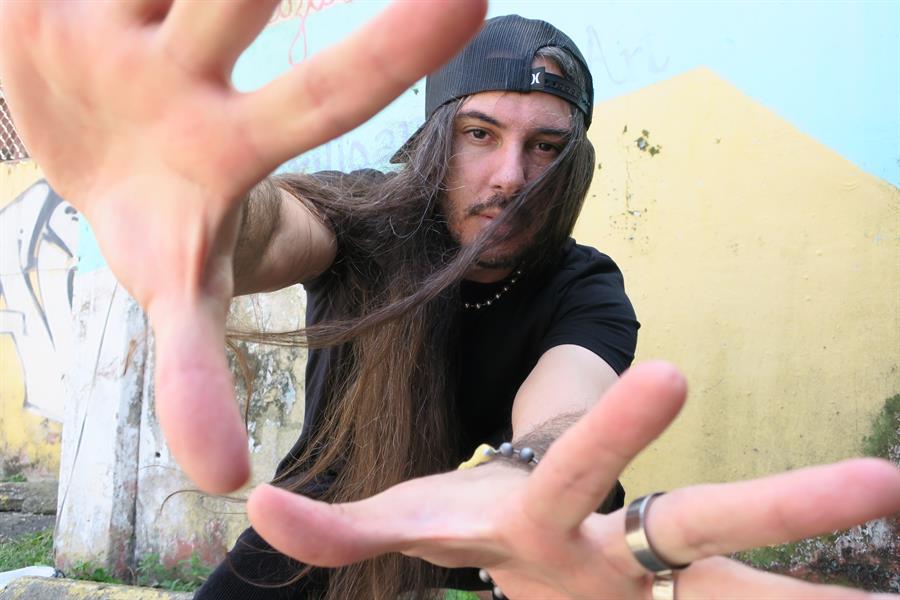 El productor y cantante Danny Fornaris