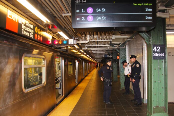 POLICIA TRENES