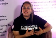 La cantautora mexicana Vivir Quintana