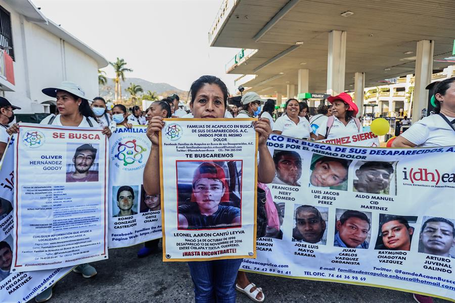 Madres de personas desaparecidas e integrantes de colectivos protestan (2)
