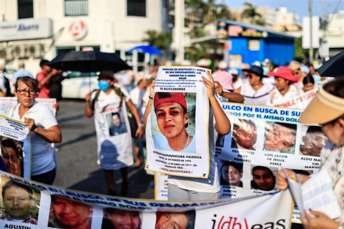Madres de personas desaparecidas e integrantes de colectivos protestan (3)