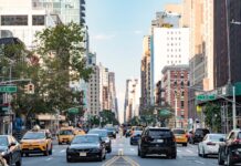 Nueva York instala en la calle casilleros de recepción de paquetes para evitar su robo Nueva York