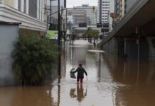 Al menos un muerto por fuerte tormenta en California que se extenderá hasta la Navidad inundación