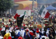 Con desfile cívico-militar en el centro de México honran a héroes de la Batalla de Puebla