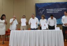 firma de un,'Compromiso por la paz' este jueves, en la ciudad de Tapachula