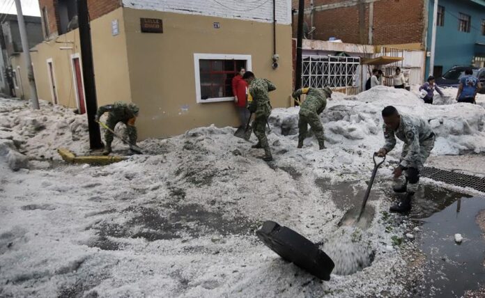 granizo en las calles este viernes en Puebla (1) granizo en las calles este viernes en Puebla (1)