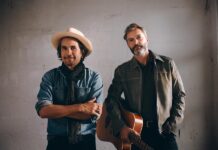 Bacilos agrega el son cubano a su pop tradicional en el nuevo álbum "Pequeños romances" integrantes de la banda de música latina Bacilos