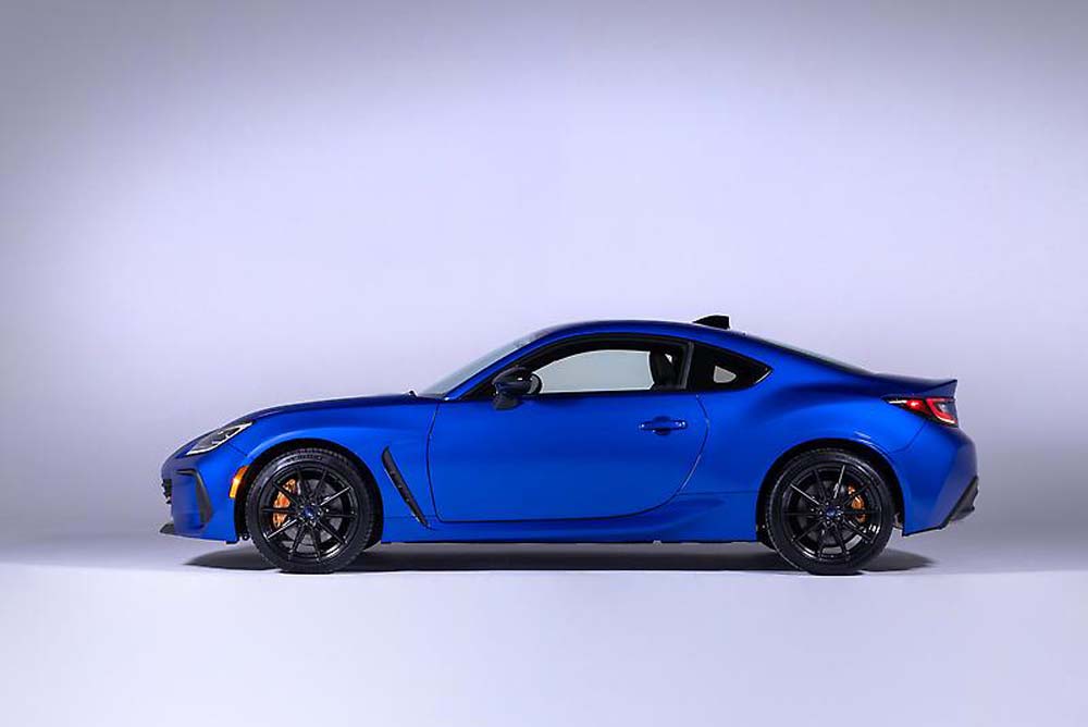 2024_Subaru_BRZ_tS_08__mid
