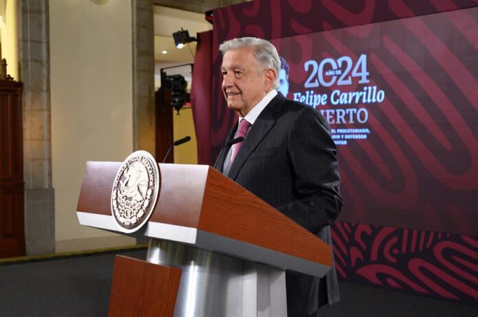 Andrés Manuel López Obrador (6) Andrés Manuel López Obrador (6)