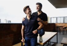 Bodas igualitarias aún afrontan discriminación de empresas en México tras casi una década Cástulo Rodríguez (i) y Oscar Antonio De la Rocha
