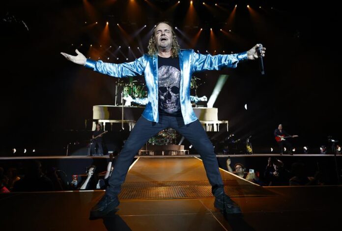 El cantante de la banda Maná, Fernando Olvera,