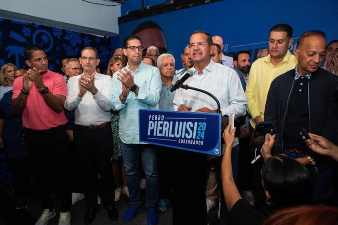 El gobernador de Puerto Rico, Pedro Pierluisi, acepta en rueda de prensa su derrota